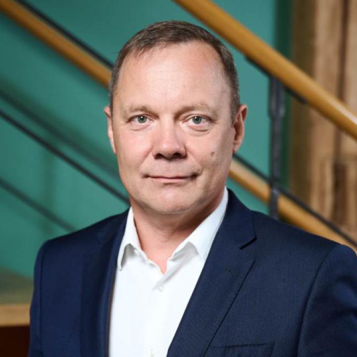 Nodokļi jākaļ akmenī