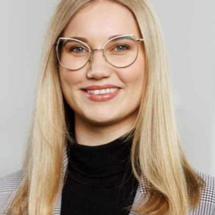 Kad uzņēmuma grāmatvedību kārto vienkāršā, bet kad divkāršā ieraksta sistēmā?