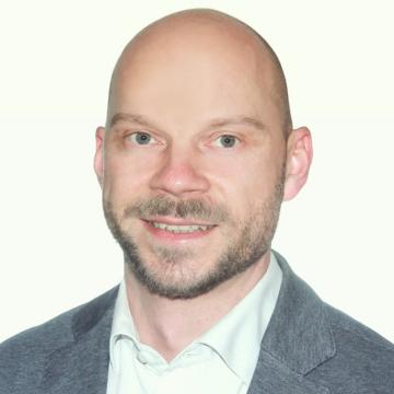 Kurš atbildīgs par komandējumā bojātu darbinieka privāto auto?